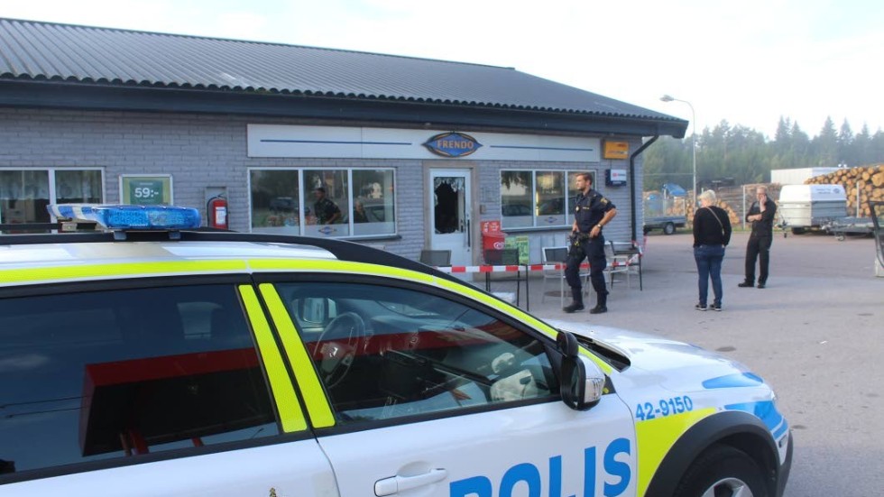 Polisen kom till macken under morgonen och genomförde en teknsik undersökning