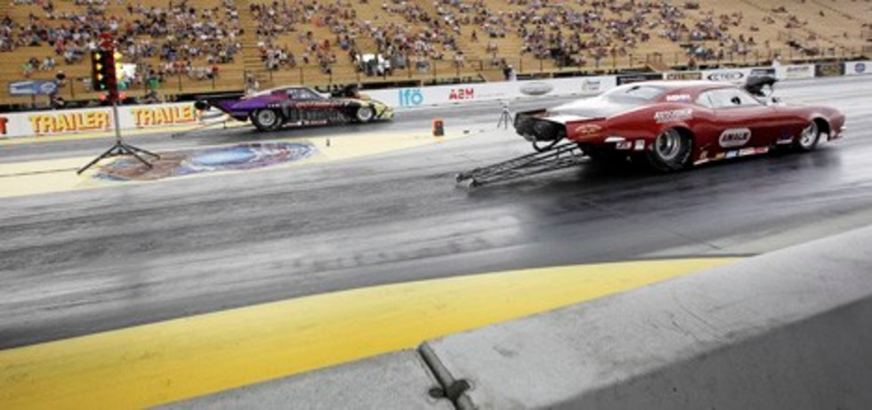 EM i dragracing, Tierp arena : närmast kameran 3 Adam Flamholc/Klagshamn, 7 Bruno Bader/Schweitz i Pro Modified