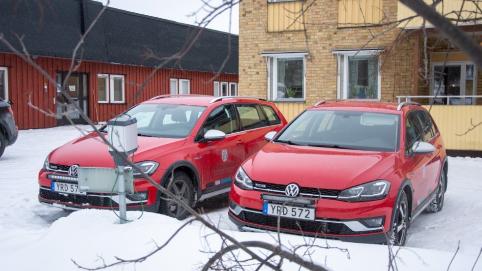Bilarna kan få stå och cyklarna eller elcyklarna kan få ersätta för hemtjänsten Jokkmokk. De rusande bränslekostnaderna gör att kommunen letar nya alternativ.