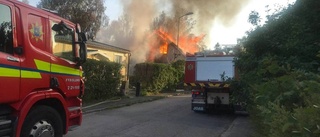 Villa totalförstördes efter brand