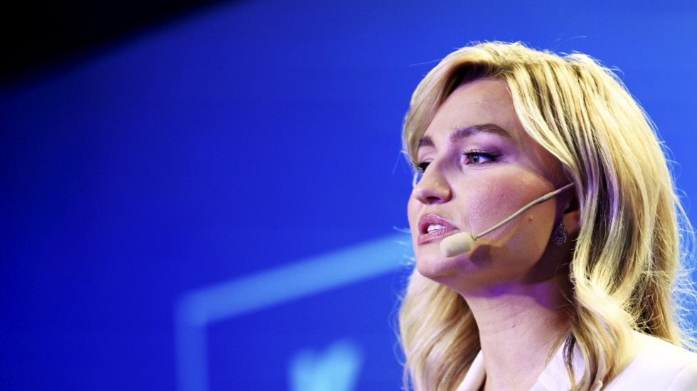 Kristdemokraternas partiledare Ebba Busch talar vid Kristdemokraternas valvaka.