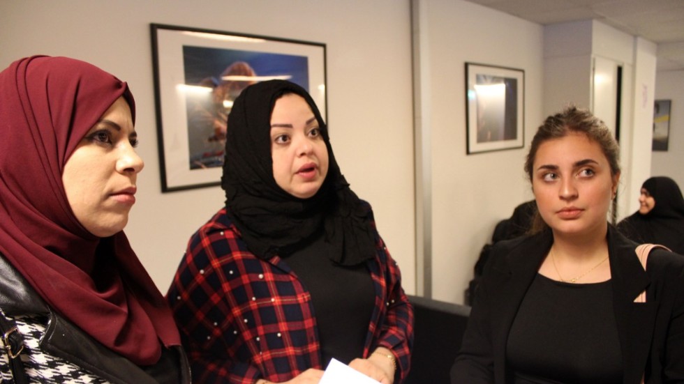 Huda Shaban, Yusra Alhachami och Fatma Alobayde deltog vid Gränslösa frukosten, med förhoppningen om att komma in i vårdbranschen.