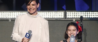 Suri Cruise sjunger i Katie Holmes-film