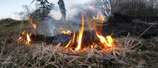 Barns lek orsakade gräsbrand