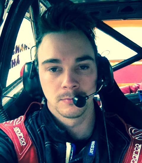 Med på noterna. Johan Johansson fann sin talang tidigt och satte sig på passagerarsidan. Efter att ha vunnit två SM-deltävlingar väntar start i tyska Lausitz-rallye.