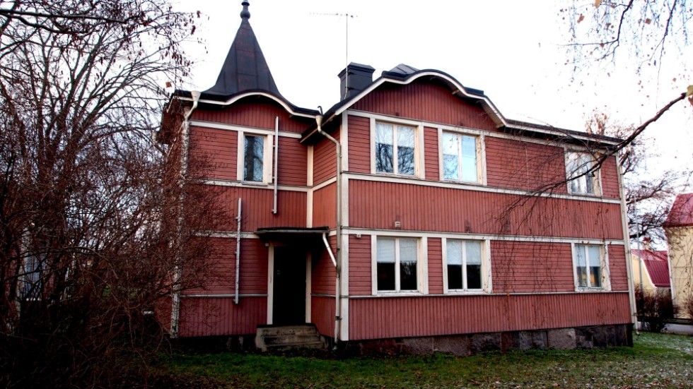 När Bostadsbolaget i september 2022 ansökte om att få riva det rosa tornhuset på Sankta Gertruds väg 11 gjordes ett antikvariskt utlåtande. Bedömningen av länsmuseets sakkunniga är att huset bör nekas rivningslov enligt plan- och bygglagen, och istället restaureras varsamt. 