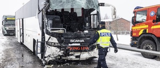 Många elever inblandade i bussolycka i Dalarna