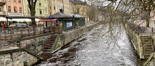 Piteåbo körde stulen kommunbåt i Fyrisån