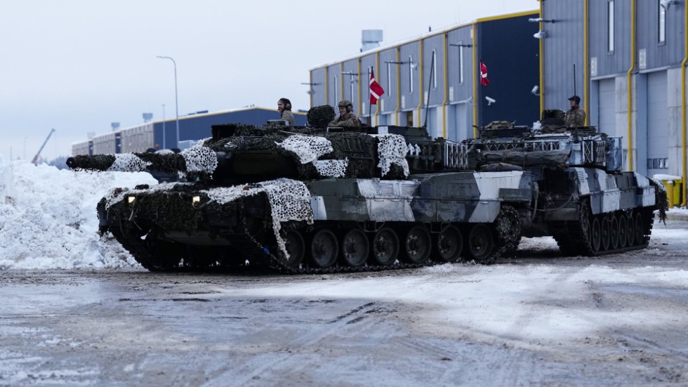 Danska Leopard 2 i Estland tidigare i veckan. Stridsvagnstypen är i fokus i samtalen om utökat militärt stöd till Ukraina.