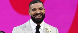 Drake visar när han grips av svensk polis