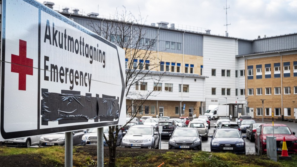 Region Norrbotten och Sunderby sjukhus är ett av fyra sjukhus som fortsatt får kritik från IVO för sin brist på vårdplatser, något som gör att patienter blir kvar på akuten.