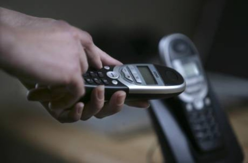 STOCKHOLM 20070111
Tr?dl?sa DECT-telefoner. En st?r p? laddning i bakgrunden. 
Foto Fredrik Sandberg / SCANPIX / Kod 10180