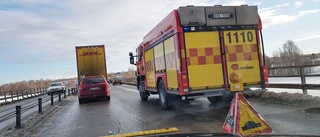 Två bilar krockade på Bergsviksbron