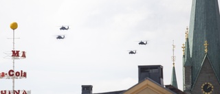 Stora militärövningen avslutas – här flyger helikoptrarna över takåsarna i Linköping