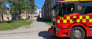 Brand i flerfamiljshus i Romberga