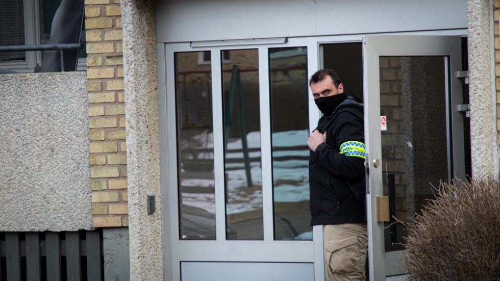 Den 25-årige mannen greps på tisdagen vid 06-tiden i Berga. 