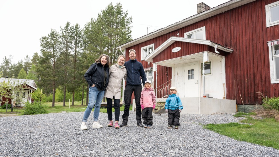 Mari Ramnek har hittat en köpare till gården på Stormyrberget. Skidprofilen Magdalena Pajala och hennes make Mattias Pajala flyttar nu in med barnen Elsa och Olle. "Vi har stora visioner", säger Magdalena Pajala.