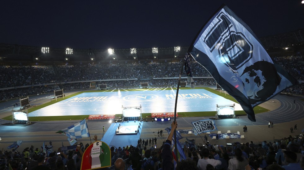 På Stadio Diego Armando Maradona var det fullsatt, även fast matchen mot Udinese spelades på bortaplan.