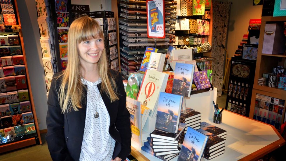 Ann-Helén Laestadius korta och lättlästa roman ”Bara dra” är en bladvändare och helt enkelt bra litteratur, menar Kurirens recensent.
