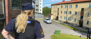 Polisen har spärrat av område – efter larm om hög smäll: "Vi har haft kontakt med bombskyddet"