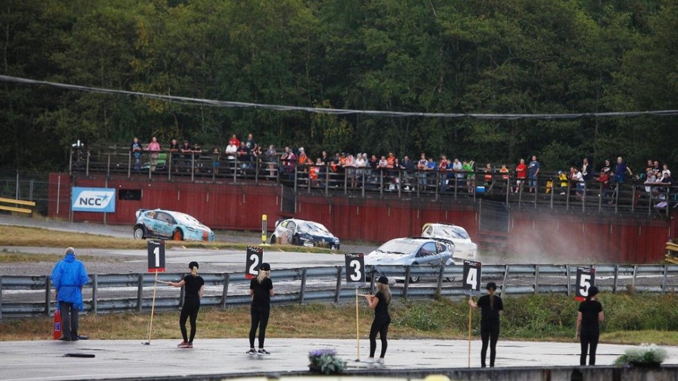 Under lördagen kommer det vara full fart på Strängnäs motorstadion.