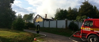 Villa brann ner efter blixtnedslag