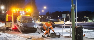 Kraschade mot träd – sprang från platsen