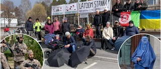 Ett år av svarta paraplyer på torget: ”Vi får inte glömma Afghanistan för det”