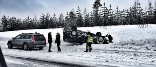 En till sjukhus efter olycka på E4