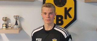 Hur hinner Albin med allt...? • Pluggar på ett ställe, arbetar på annan ort och lirar fotboll i vårt bästa lag 