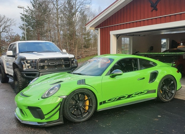 Håkan Abrahamssons gröna Porsche GT3 RS stals under natten till torsdagen. "Det klart att det finns en förhoppning, men för varje dag som går känns det som att det börjar kallna", säger Håkan om förhoppningen att få tillbaka bilen.
