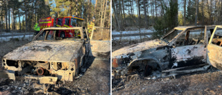 Utbränd bil påträffad på skogsväg