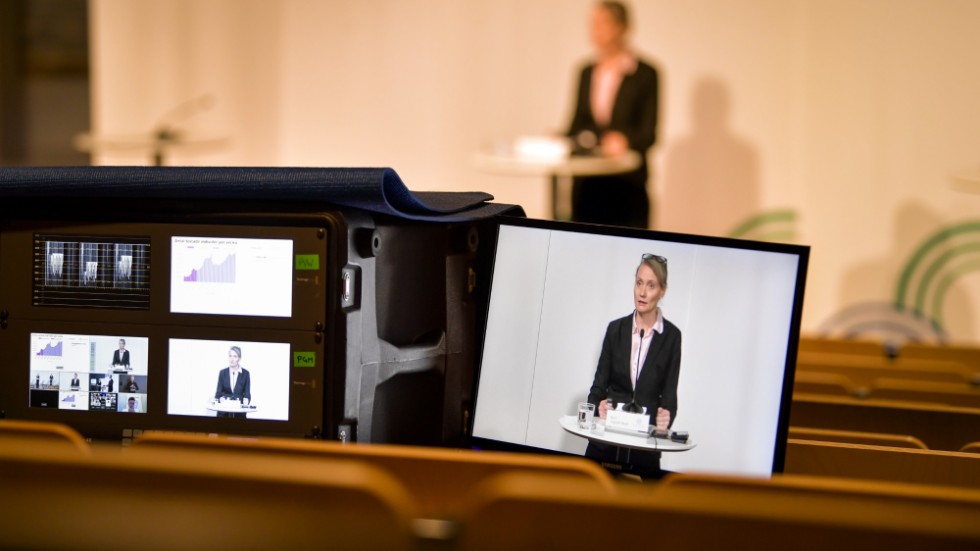 Karin Tegmark Wisell, avdelningschef, Folkhälsomyndigheten, under torsdagens digitala myndighetsgemensamma pressträff om pandemiläget. 