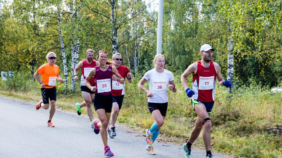 Granlunken lockar löpare till start. (Arkivbild)