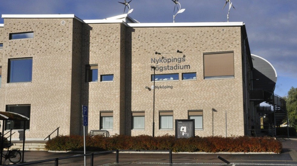 Efter fredagens incident har Nyköpings högstadium spärrat av ett område inne på skolan.