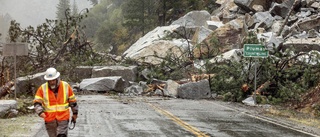 Dödlig "monsterstorm" piskar USA:s västkust