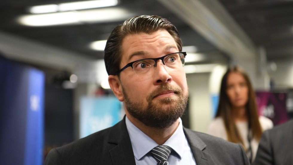 Jimmie Åkesson (SD) ifrågasätter sanningshalten när riksdagsledamöterna säger sig vara vaccinerade. Arkivbild.