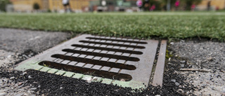 Varför har ni valt att asfaltera igen dagvattenbrunnen?