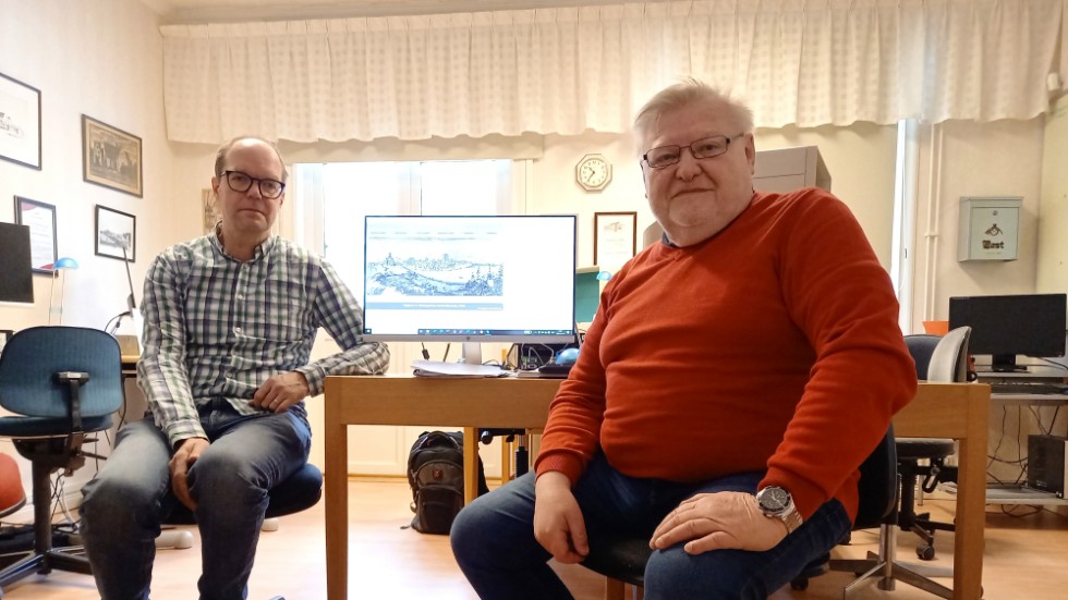 Olof Andersson Strand och Ulf Holmberg har varit drivande i forskningsprojektet "Piteborgare" tillsammans med Bruno Vikström som saknas på bild. Även Ulf Jonsson har medverkat i slutdelarna av arbetet.