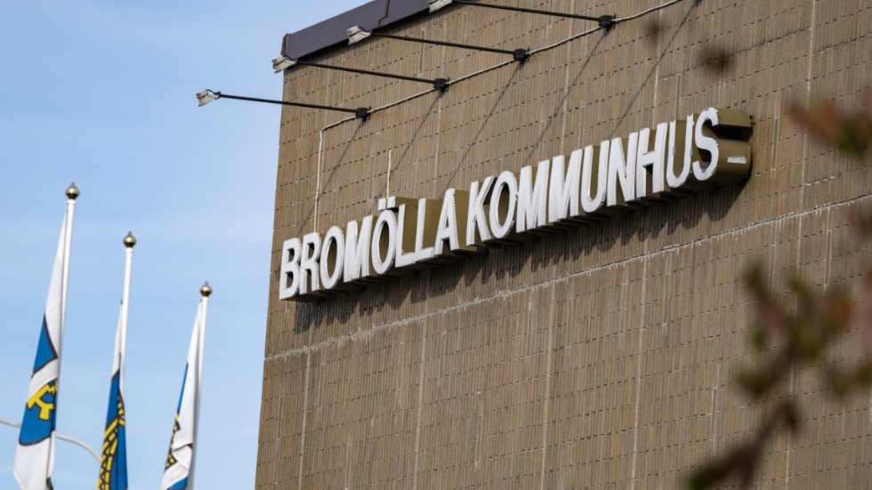 Bromölla kommun och det kommunala bolaget Bromöllahem möts i tingsrätten efter upptäckten att en fastighet, där kommunen bedriver LSS-verksamhet, sålts av misstag. Arkivbild.