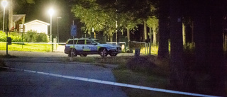 Polisen söker ytterligare en mordmisstänkt