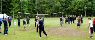 En vecka bland stormar, regn, volleyboll och Gud