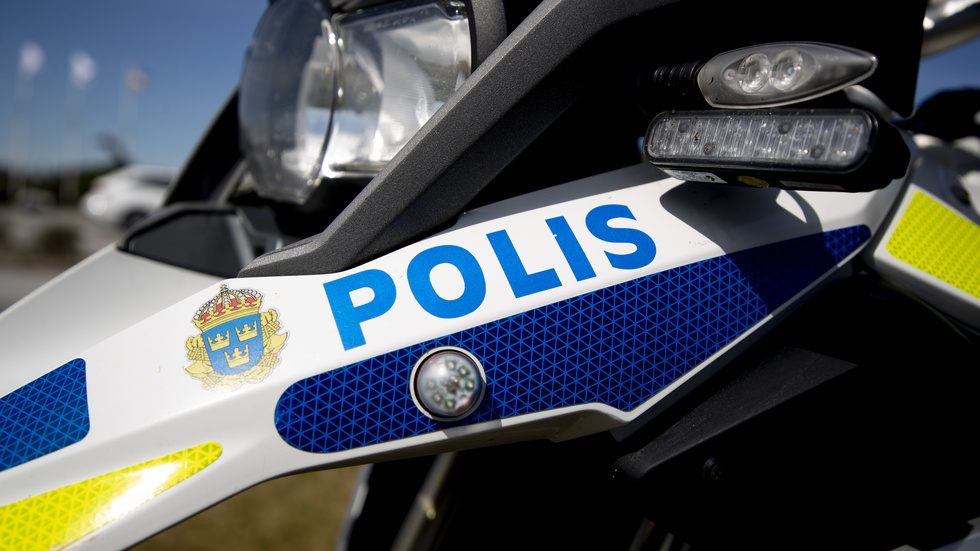 Förklara för mig hur en individ som begår brott på ett tvåhjuligt fordon ska kunna lagföras om polis inte får köra ikapp dem? skriver signaturen "Frustrerad kollega till den dömde polisen".