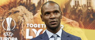 Barcelona sparkar sportchefen Abidal