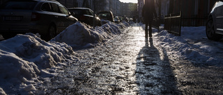 Utebliven snöröjning av trottoarer väcker frågor 