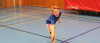 Uppsving för badminton bland unga i Klintehamn • "Det går ut på att ha roligt"