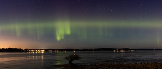 Sprakande norrsken syntes över Östergötland i natt