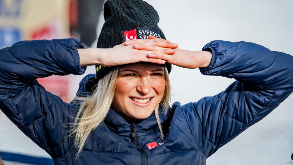 Frida Karlsson laddade för skidsäsongen med fotboll. Arkivbild.