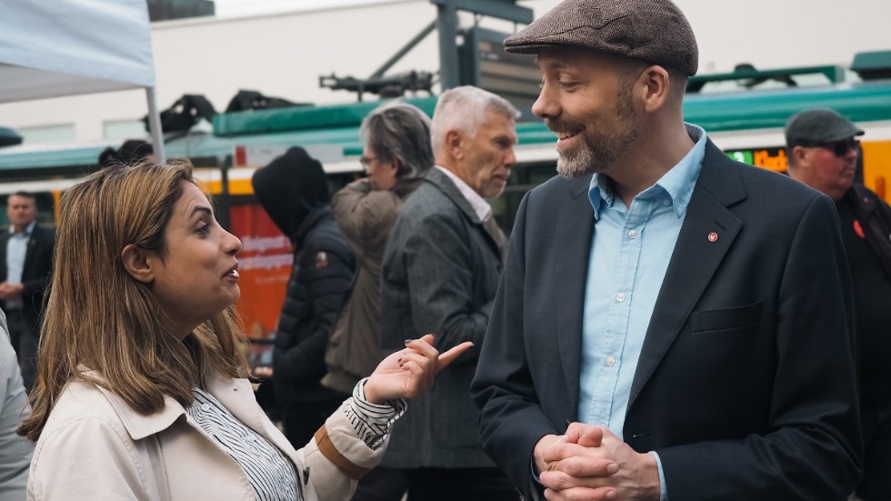 Det bara en starkare vänster som kan göra det möjligt för Socialdemokraterna att uppfylla sina vallöften om att ta tillbaka kontrollen över välfärden, höja pensionerna och bygga billigare hyresrätter, skriver Nicklas Lundström, på bilden tillsammans med partiledaren Nooshi Dadgostar. 