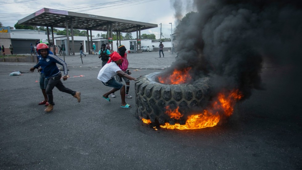 Haitier fortsätter att protestera.